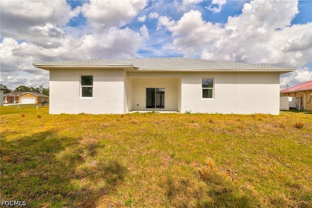 442 Mercedes CT, Lehigh Acres, FL 33972