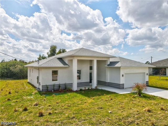 442 Mercedes CT, Lehigh Acres, FL 33972