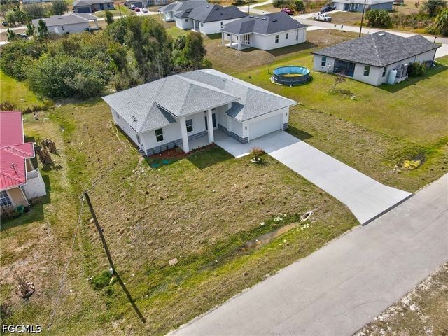 442 Mercedes CT, Lehigh Acres, FL 33972