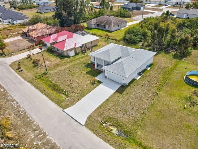 442 Mercedes CT, Lehigh Acres, FL 33972