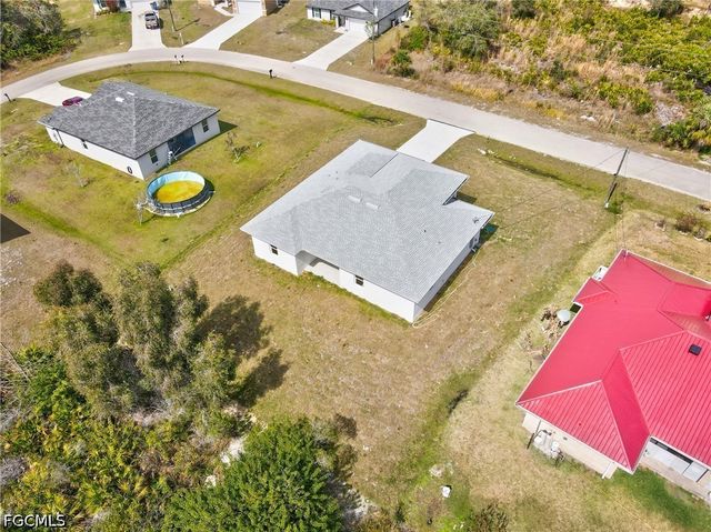 442 Mercedes CT, Lehigh Acres, FL 33972