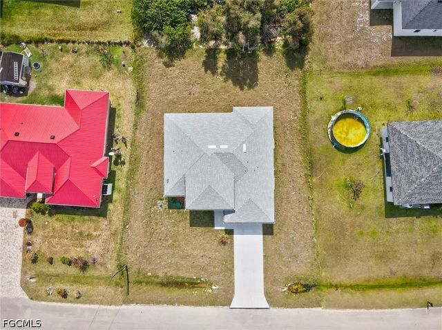 442 Mercedes CT, Lehigh Acres, FL 33972