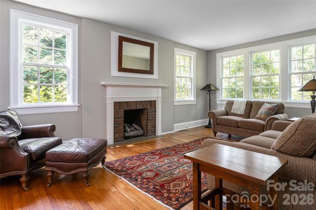 20 Buena Vista Road, Asheville, NC 28803
