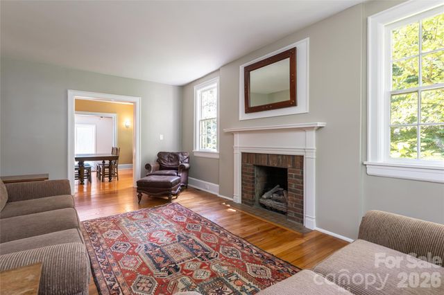 20 Buena Vista Road, Asheville, NC 28803