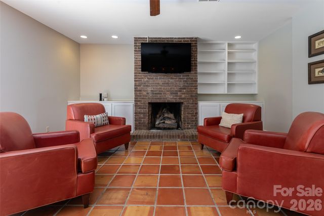 20 Buena Vista Road, Asheville, NC 28803