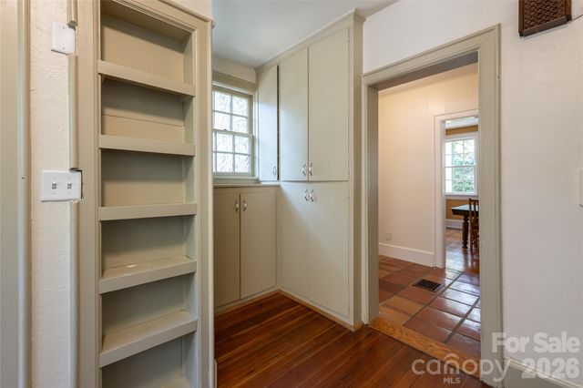 20 Buena Vista Road, Asheville, NC 28803