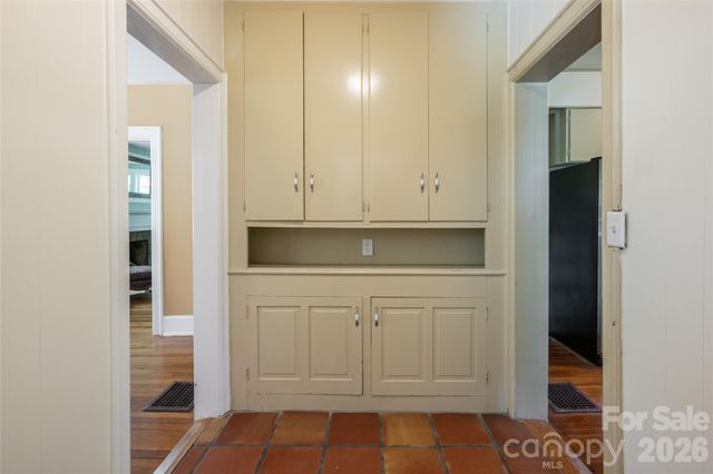 20 Buena Vista Road, Asheville, NC 28803