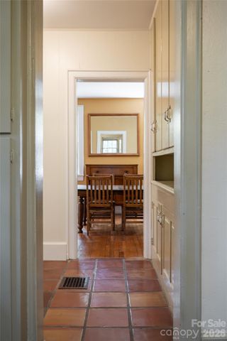 20 Buena Vista Road, Asheville, NC 28803