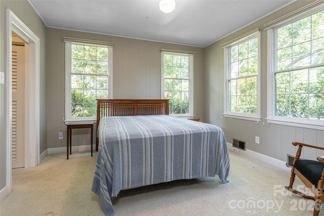 20 Buena Vista Road, Asheville, NC 28803