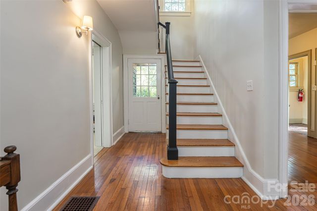 20 Buena Vista Road, Asheville, NC 28803