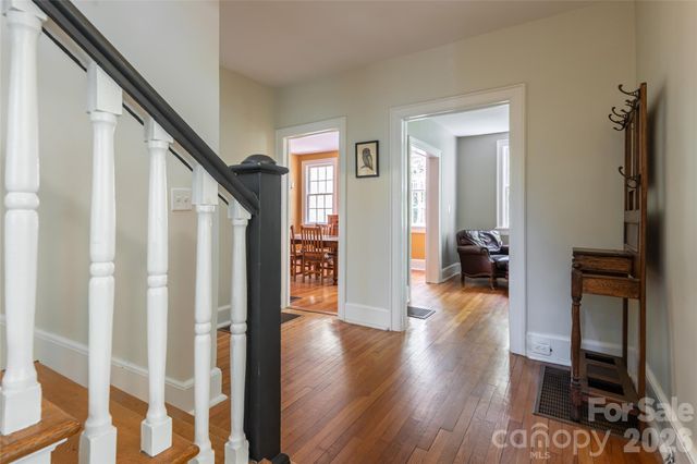 20 Buena Vista Road, Asheville, NC 28803