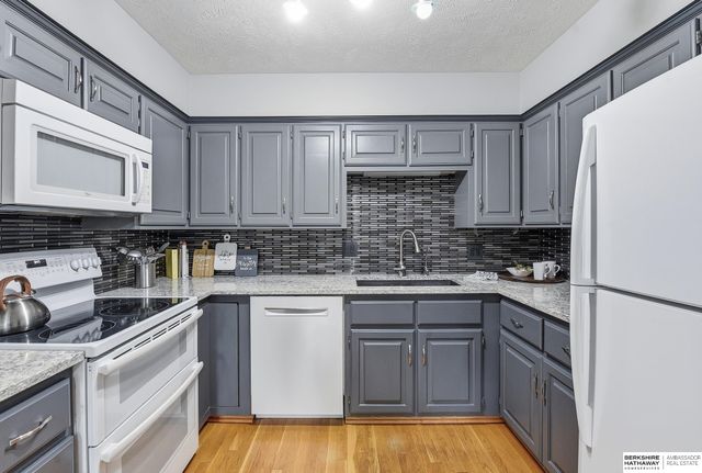 15020 Dorcas Circle, Omaha, NE 68144