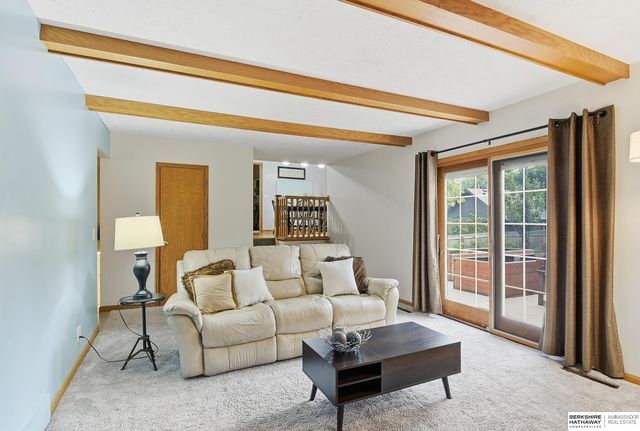 15020 Dorcas Circle, Omaha, NE 68144