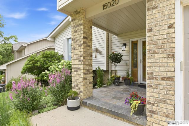 15020 Dorcas Circle, Omaha, NE 68144