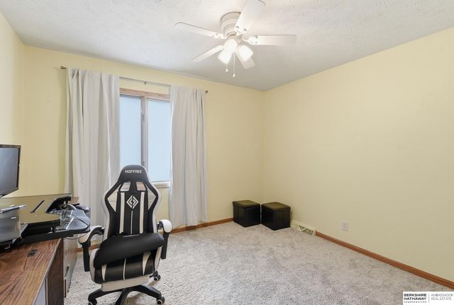 15020 Dorcas Circle, Omaha, NE 68144