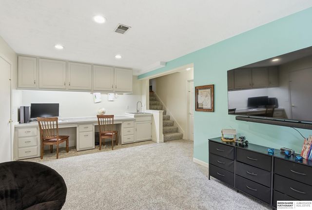 15020 Dorcas Circle, Omaha, NE 68144