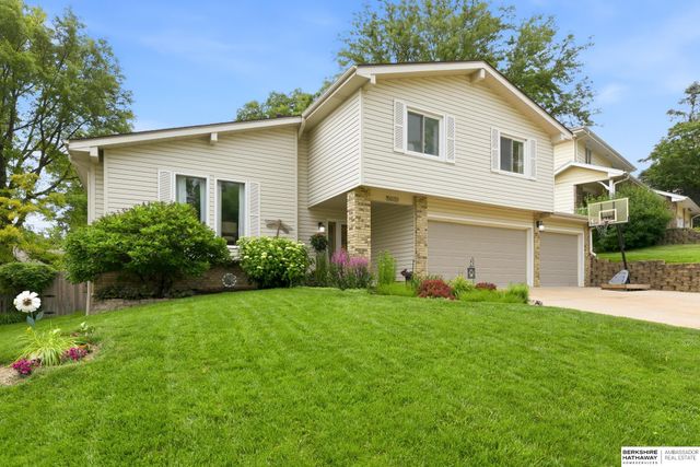 15020 Dorcas Circle, Omaha, NE 68144