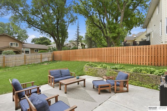 15020 Dorcas Circle, Omaha, NE 68144