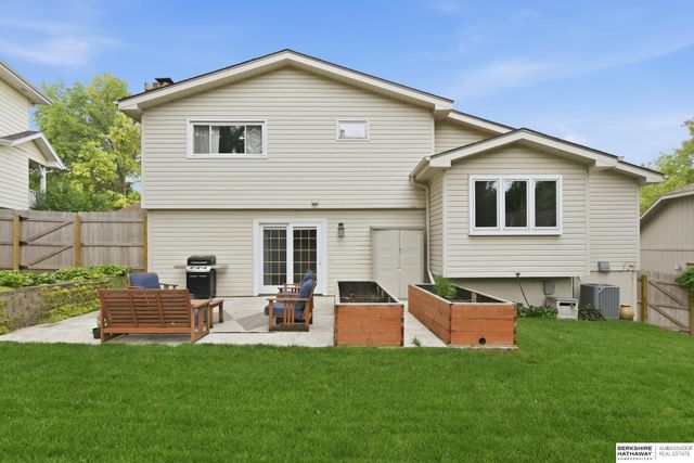 15020 Dorcas Circle, Omaha, NE 68144