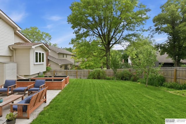 15020 Dorcas Circle, Omaha, NE 68144