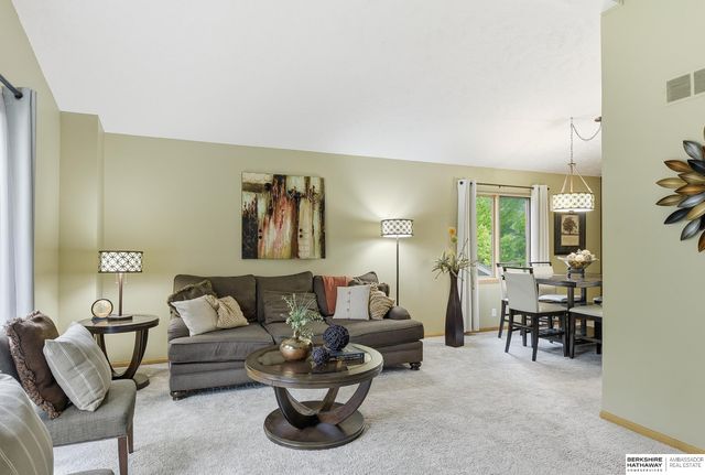 15020 Dorcas Circle, Omaha, NE 68144