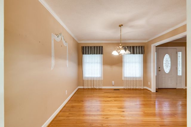106 Parkwood Ln, Hohenwald, TN 38462
