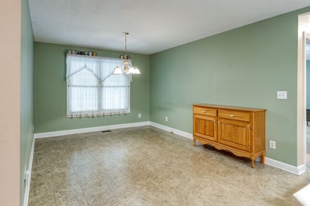 106 Parkwood Ln, Hohenwald, TN 38462