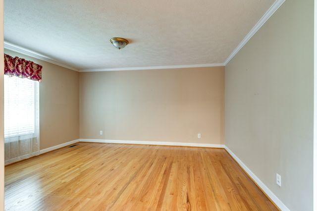 106 Parkwood Ln, Hohenwald, TN 38462