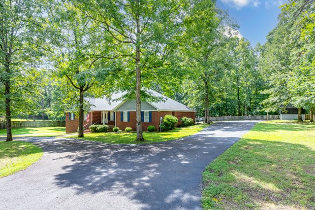 106 Parkwood Ln, Hohenwald, TN 38462
