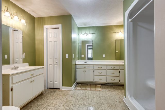 106 Parkwood Ln, Hohenwald, TN 38462