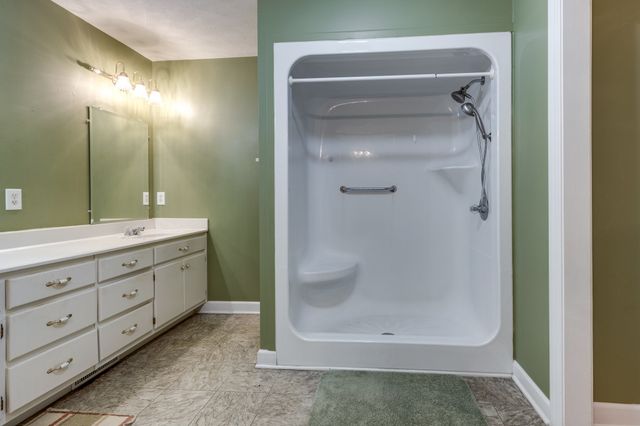 106 Parkwood Ln, Hohenwald, TN 38462