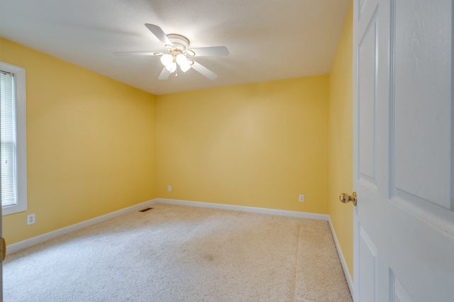 106 Parkwood Ln, Hohenwald, TN 38462