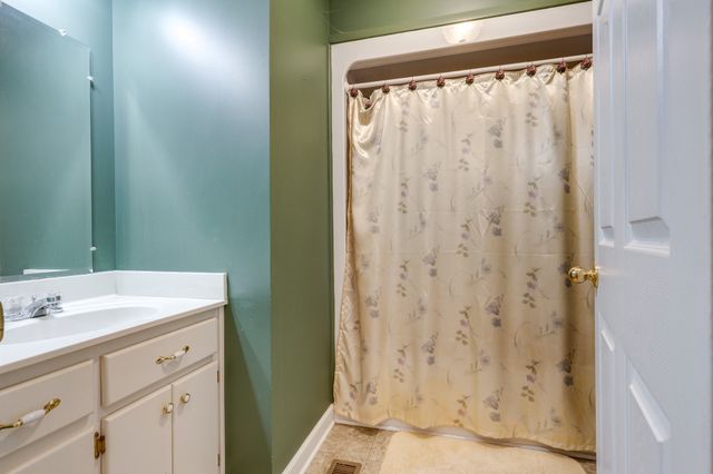 106 Parkwood Ln, Hohenwald, TN 38462