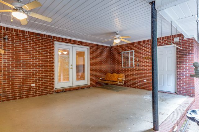 106 Parkwood Ln, Hohenwald, TN 38462