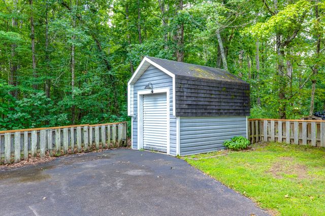 106 Parkwood Ln, Hohenwald, TN 38462