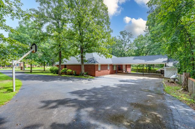 106 Parkwood Ln, Hohenwald, TN 38462
