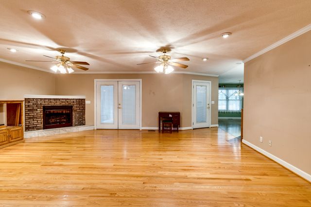 106 Parkwood Ln, Hohenwald, TN 38462