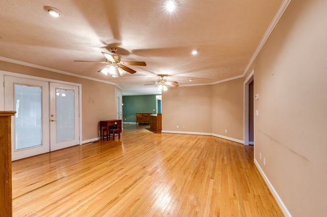 106 Parkwood Ln, Hohenwald, TN 38462