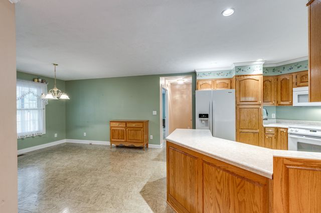 106 Parkwood Ln, Hohenwald, TN 38462