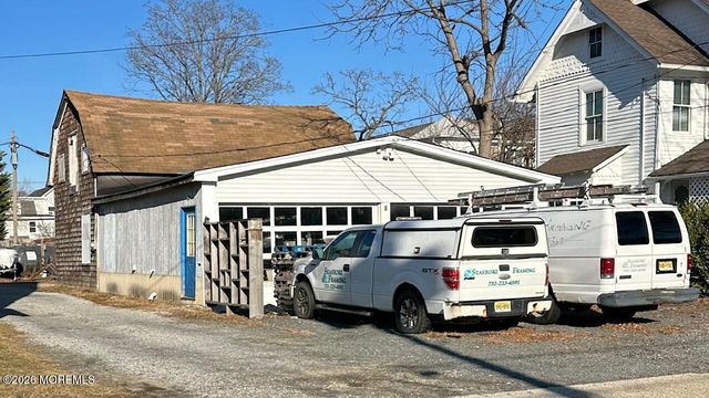 13 Pearce Avenue, Manasquan, NJ 08736