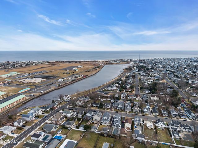 13 Pearce Avenue, Manasquan, NJ 08736
