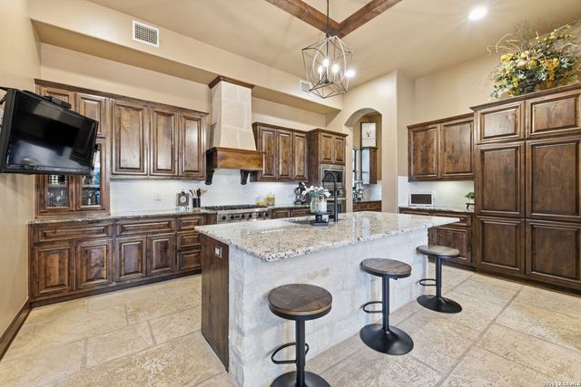 7805 Colonial Woods, Boerne, TX 78015