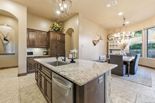 7805 Colonial Woods, Boerne, TX 78015