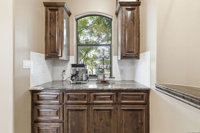 7805 Colonial Woods, Boerne, TX 78015