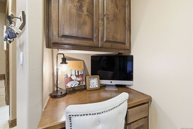 7805 Colonial Woods, Boerne, TX 78015