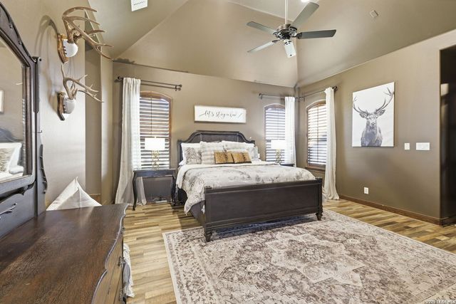 7805 Colonial Woods, Boerne, TX 78015