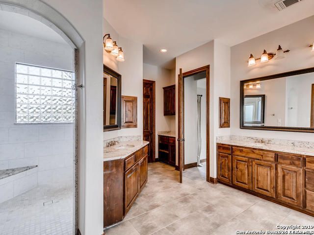 7805 Colonial Woods, Boerne, TX 78015