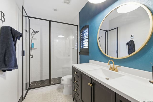 7805 Colonial Woods, Boerne, TX 78015
