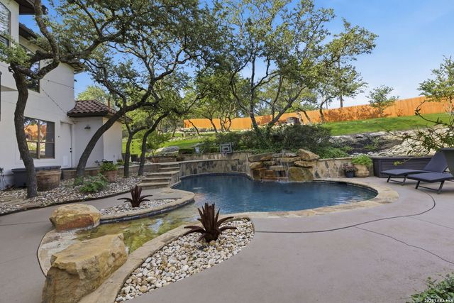 7805 Colonial Woods, Boerne, TX 78015