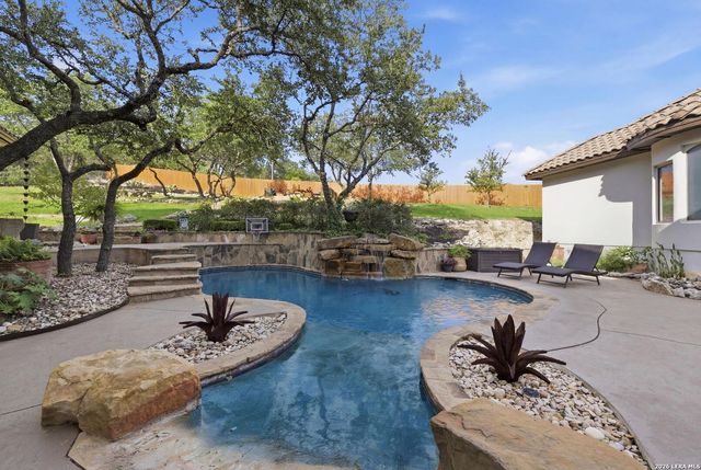 7805 Colonial Woods, Boerne, TX 78015
